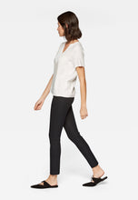 Load image into Gallery viewer, T-SHIRT | T-Shirt mit Spitzenbesatz
