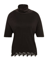 Load image into Gallery viewer, T-SHIRT | T-Shirt mit Spitzensaum
