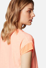 Load image into Gallery viewer, T-SHIRT | T-Shirt mit Chiffon
