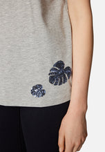 Load image into Gallery viewer, T-SHIRT | T-Shirt mit Blätter-Print
